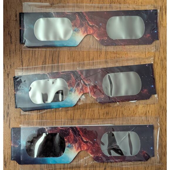 New Solar Eclipse Glasses Set of 3 - Picture 1 of 4